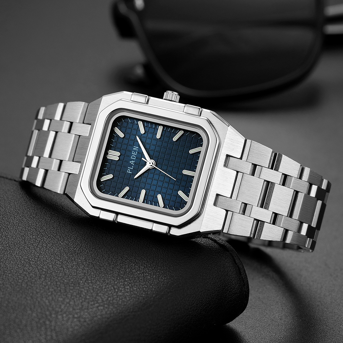 Orologi al quarzo da uomo di a - Luxury Watch Name recensione e prezzo