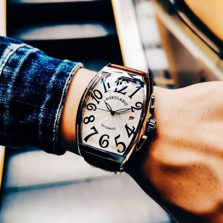Nuovo orologio meccanico da uo - Luxury Watch Values recensione e prezzo
