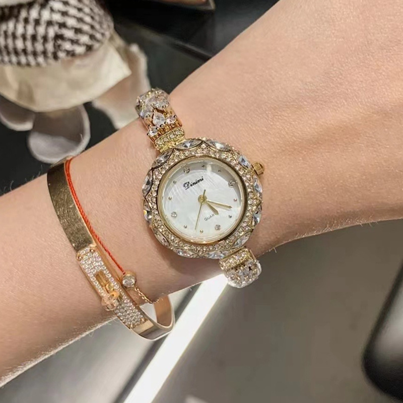 Squisito ed elegante orologio  - Luxury Watch Values recensione e prezzo